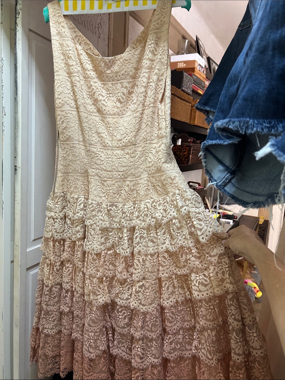 Vintage 1950s Sleeveless Lace Tiered Midi Dress in Blush Ombre